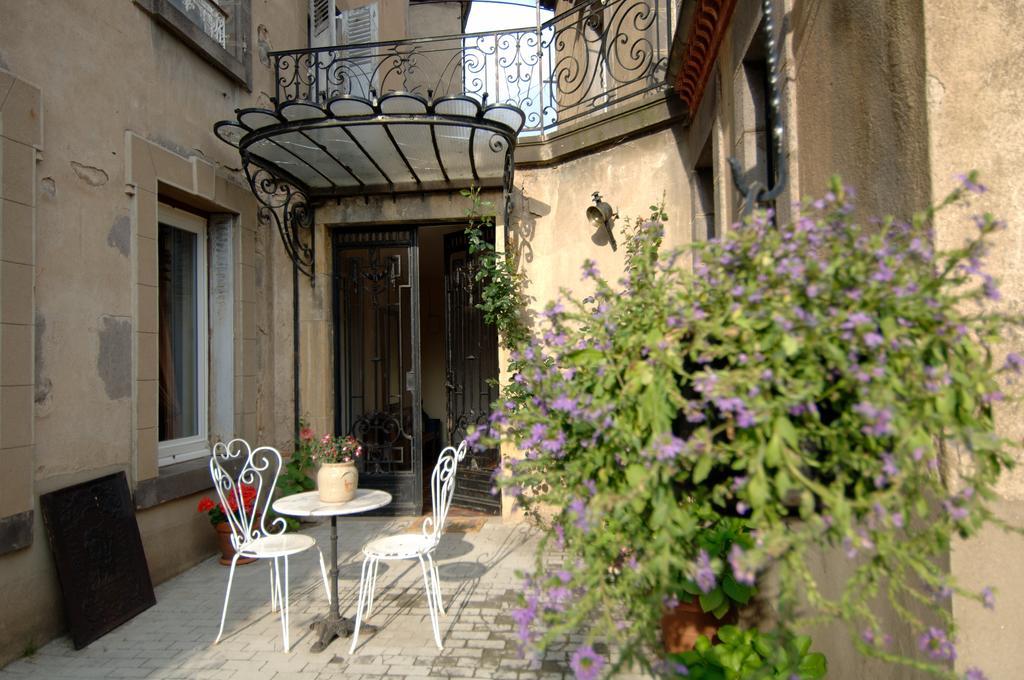 Hotel La Maison De Mariecamille Saint-Germain-Lembron Exteriér fotografie
